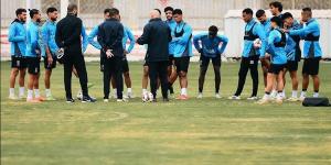 محاضره فنيه للاعبى الزمالك على هامش المران