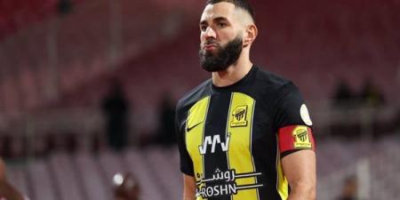 بنزيما يؤكد جاهزيته لكلاسيكو الهلال والاتحاد: "أراكم غدًا"