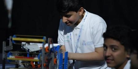 انطلاق بطولة (VEX IQ) في تصميم وبرمجة الروبوتات