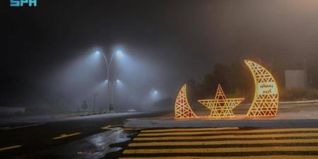 المطر والضباب يضفي سحرًا خاصًا على أجواء رمضان بمنطقة الباحة