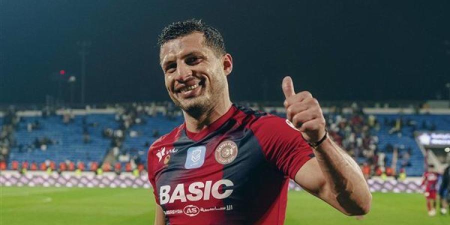 بعد تلقيه عروضًا من دوري يلو السعودي.. هل يعود طارق حامد لـ"الزمالك"؟