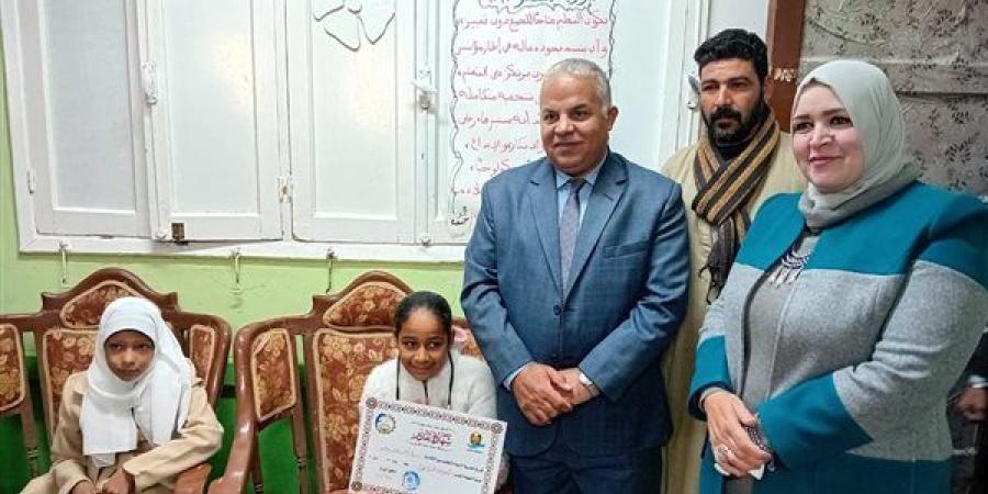 "قبيصى" فى زيارة مفاجئة لمدرسة معصرة عرفة بإطسا