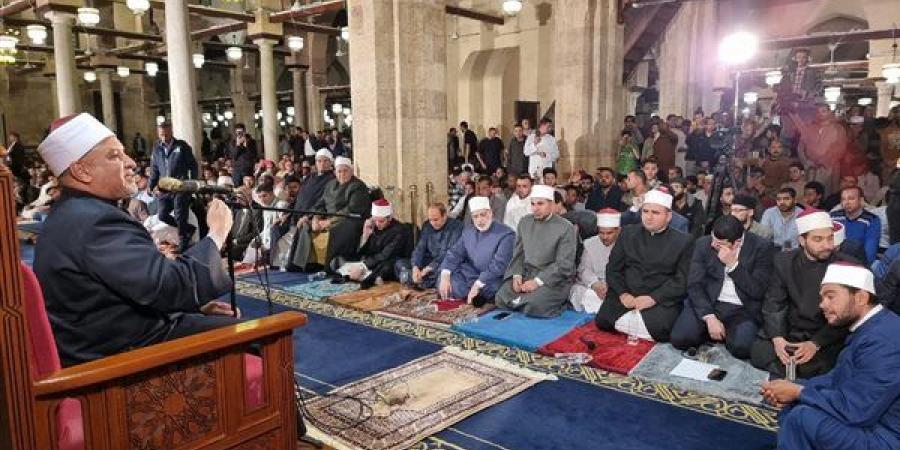 خطيب الجامع الأزهر: مجالس الذكر تسهم في معرفة المحتاجين وتقديم العون لهم