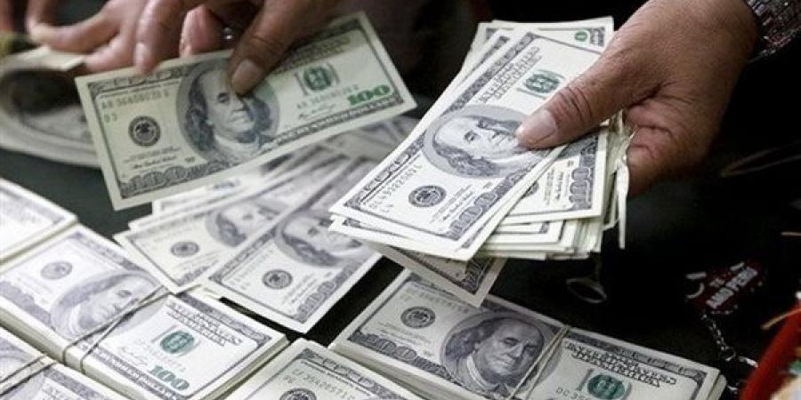 انخفاض جديد .. سعر الدولار أمام الجنيه منتصف تعاملات اليوم