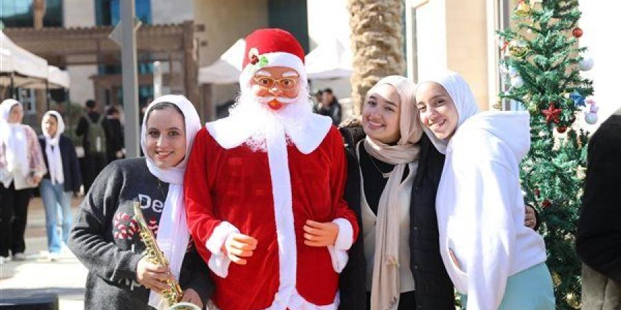 جامعة الجلالة تنظم بازار الكريسماس “Santa’s Fair”