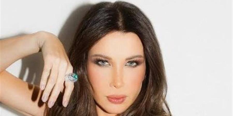 نانسي عجرم تطل بالذهبي في حفل رأس السنة