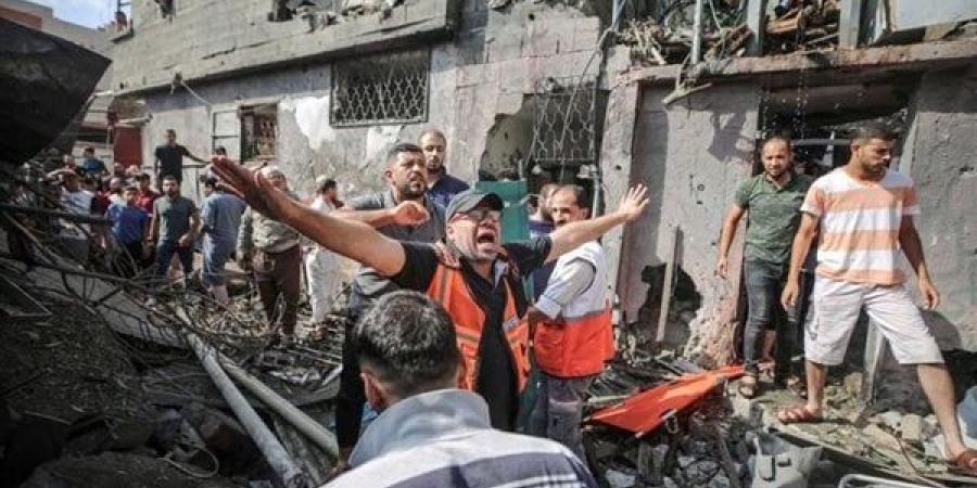 الشتاء القارس يضاعف مأساة الفلسطينيين.. نازحة من شمال غزة: بنموت من البرد