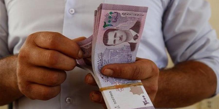 سعر الليرة السورية مقابل الدولار الأمريكي اليوم الأحد 5-1-2025