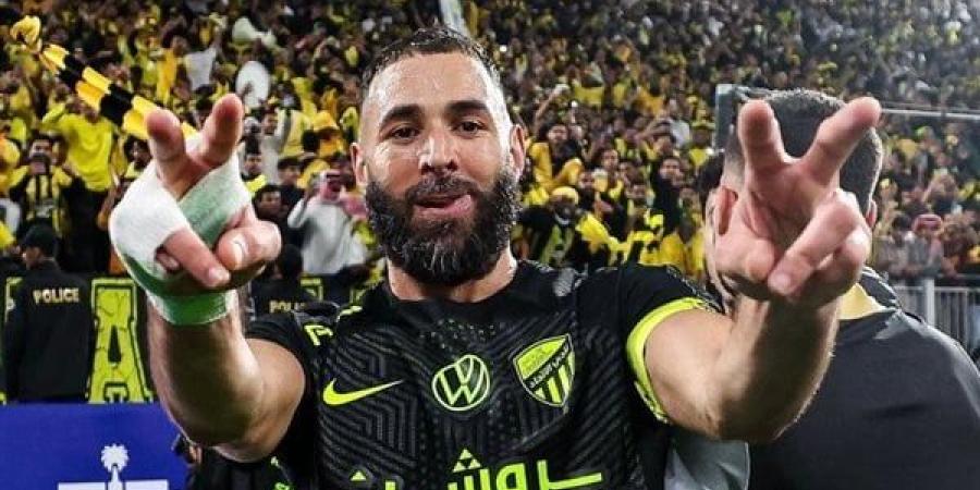 بالعربية.. كريم بنزيمة يتغني بانتصار اتحاد جدة على الهلال (صورة)