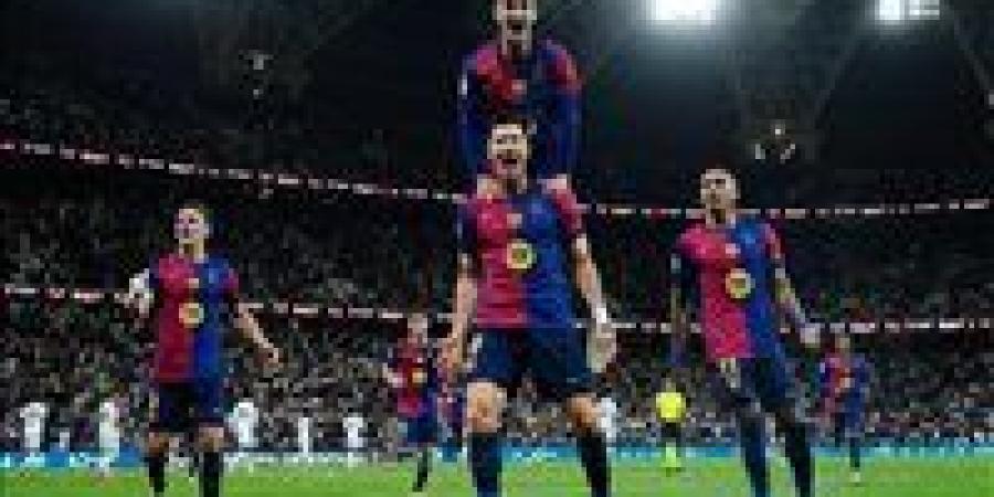 برشلونة يقسو على ريال مدريد برباعية في الشوط الأول من نهائي كأس السوبر الإسباني