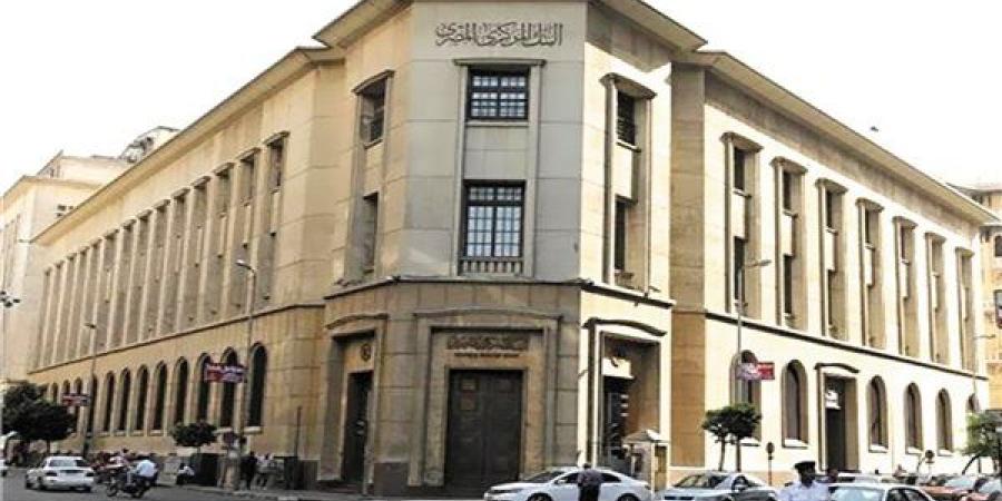 زيادة ملحوظة في تحويلات المصريين بالخارج.. وانخفاض إيرادات قناة السويس