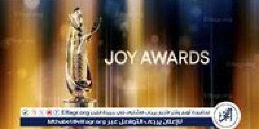 عاجل - أغلى إطلالة في Joy Awards تثير الجدل.. يرتدي عقد بـ650جنيها