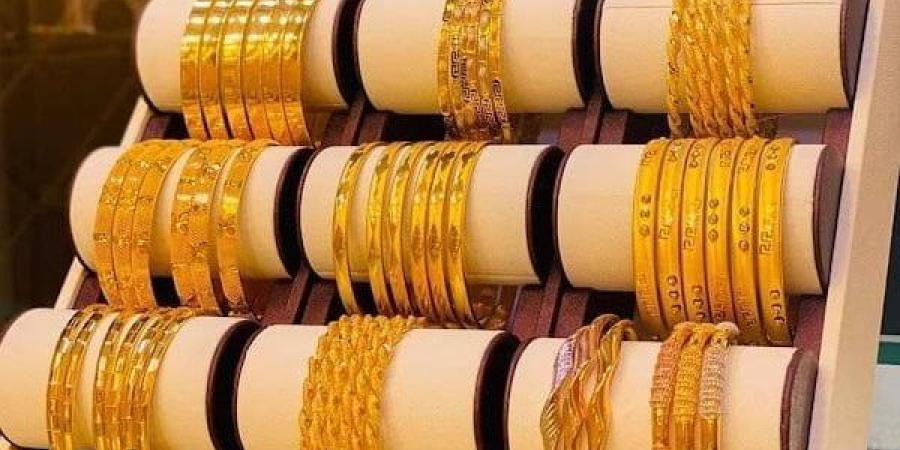 كم سعر الذهب بالمصنعية؟ تحديث لحظي لأسعار الذهب اليوم الجمعة 24-1-2025