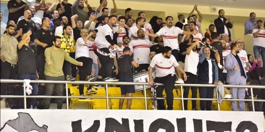 جماهير الزمالك تحتفل بتأهل الطائره لنهائي البطوله العربيه