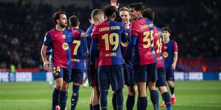 برشلونة يخشى مفاجآت فالنسيا في قمة الدوري الإسباني