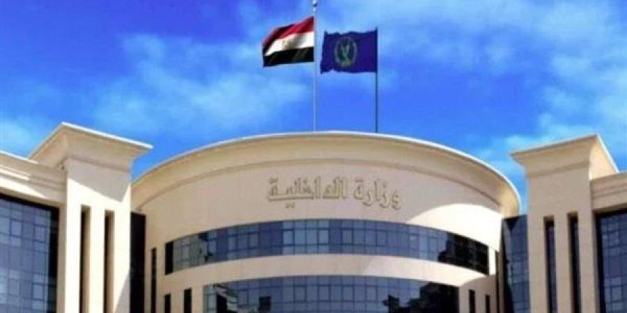 ضبط المتسولة المتهمة بالتعدي على رضيعها بالإسكندرية