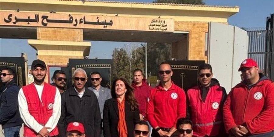 السفيرة الأمريكية بالقاهرة تزور العريش ومعبر رفح وتشيد بدور مصر