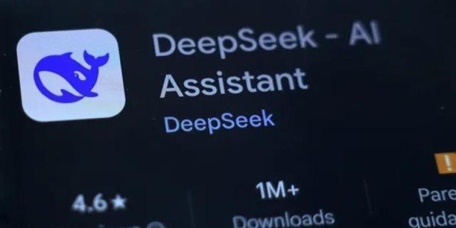 مايكروسوفت تتبنى نموذج DeepSeek-R1 للذكاء الاصطناعي وسط جدل حول OpenAI