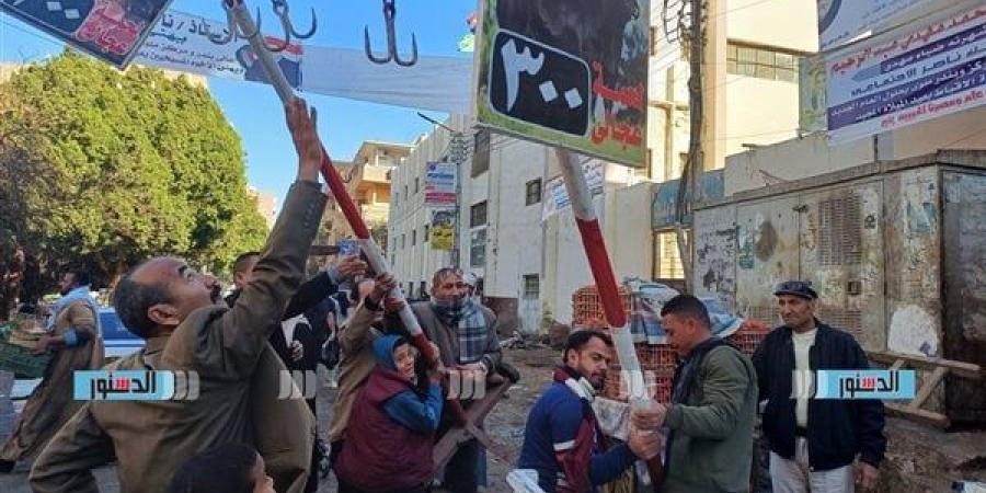 تحرير 85 محضرا خلال حملة لرفع إشغالات الطريق بالمنيا