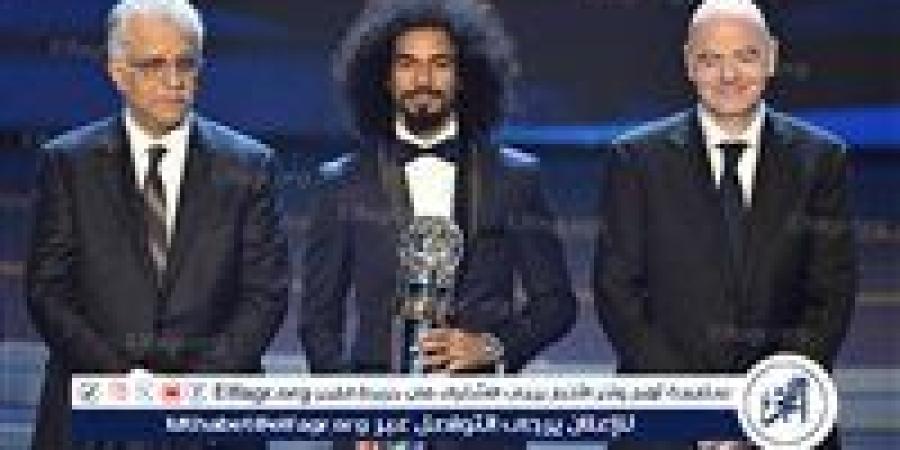 عفيف يتسلم جائزة أفضل لاعب في آسيا باستفتاء مجلة "تيتان" الصينية